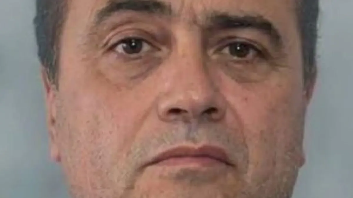 Se ofrece recompensa por información que lleve a la captura del doctor implicado en muertes por sueros contaminados.