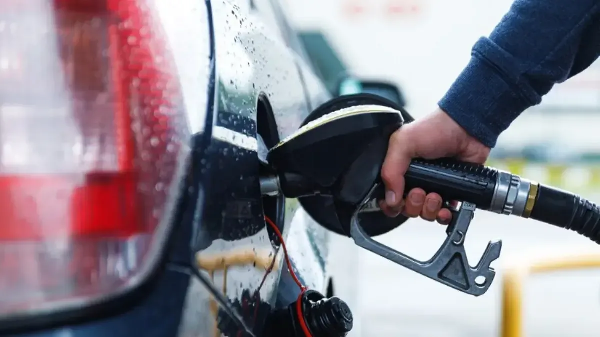 La Secretaría de Hacienda ajusta estímulo fiscal al IEPS para controlar inflación en combustibles.