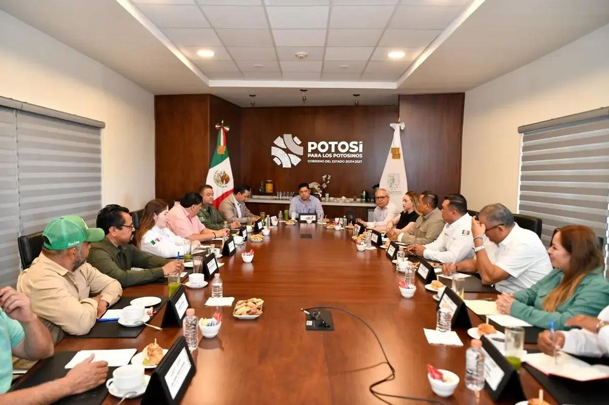 El Gobernador Gallardo impulsa medidas para mejorar la seguridad pública en la región.