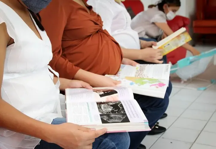 Aumento de embarazos en menores de edad en Playa del Carmen preocupa a autoridades.