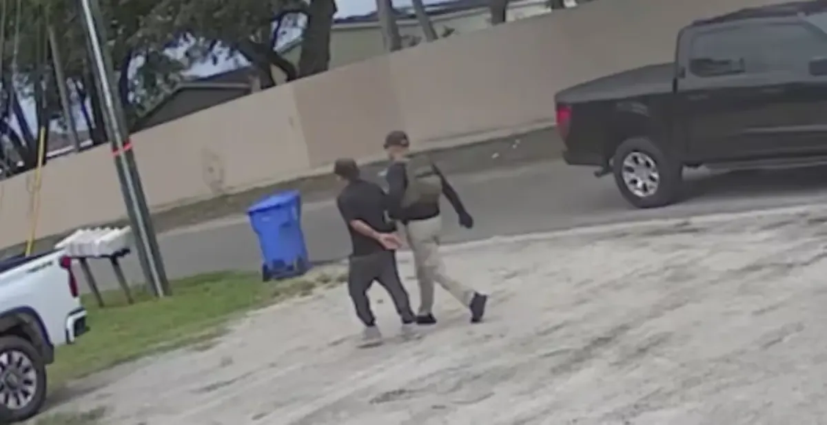 La creciente presencia de agentes de ICE en Tampa provoca preocupación entre los residentes de la zona.