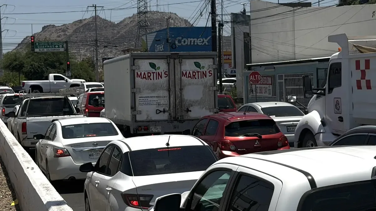 El congestionamiento vehicular en Hermosillo es mayor debido a reparaciones en una vialidad cercana.