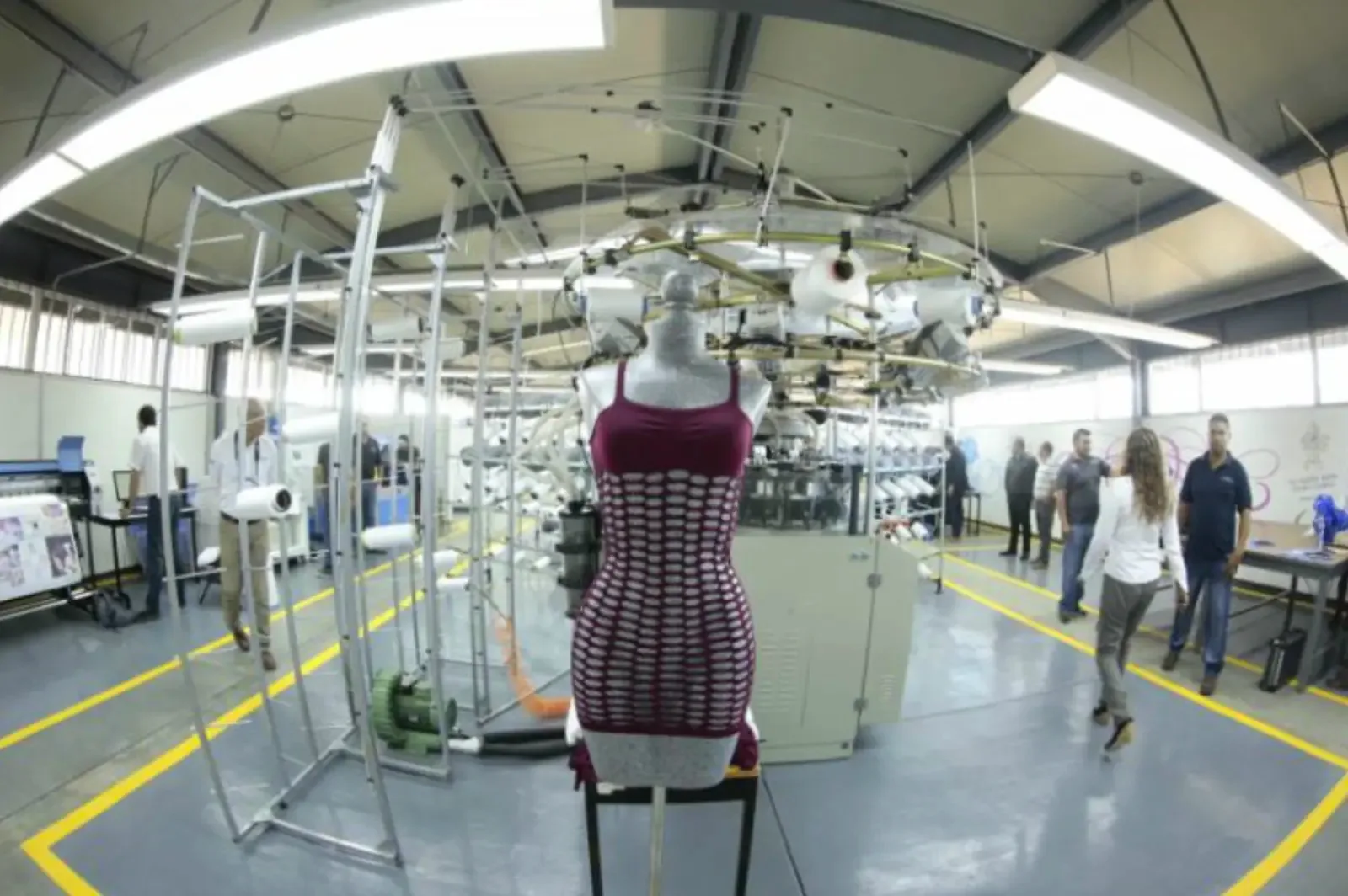 Aumento del 50% en insumos afecta la industria del vestido en Guanajuato.
