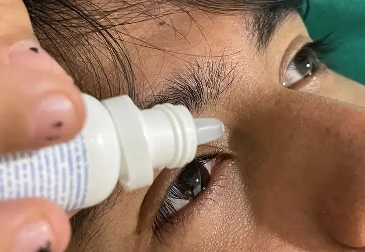 Aumento en la venta de gotas lubricantes en Quintana Roo debido a la resequedad ocular.