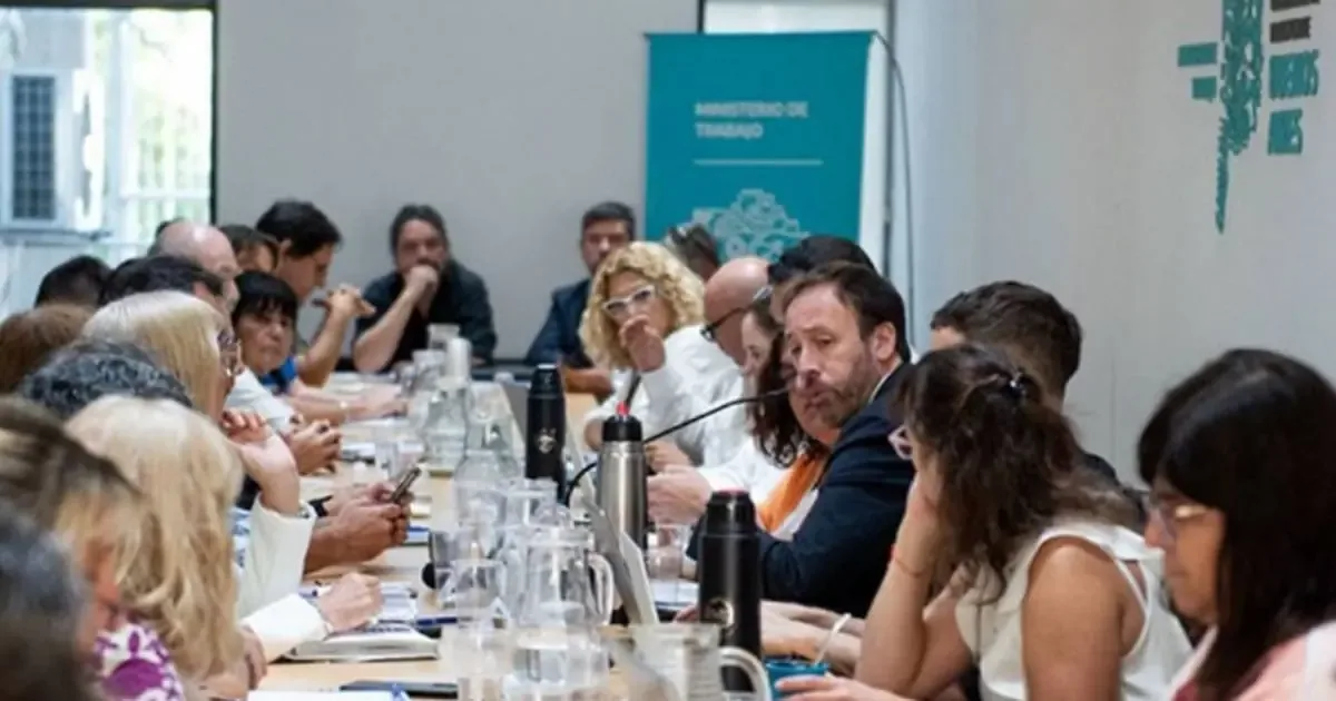El acuerdo salarial incluye mejoras en los sueldos y nueva convocatoria a paritarias en septiembre.