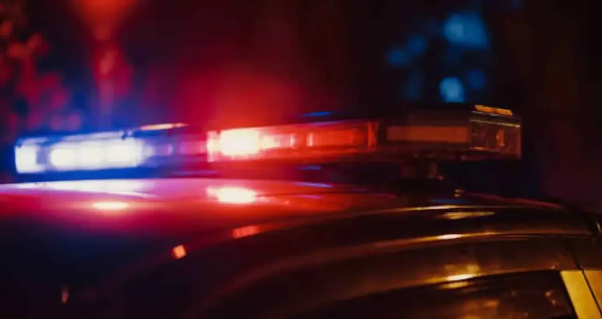 Una motociclista fue hospitalizada después de un choque con un automóvil en Nuevo Laredo, lo que reabre la discusión sobre la seguridad vial.