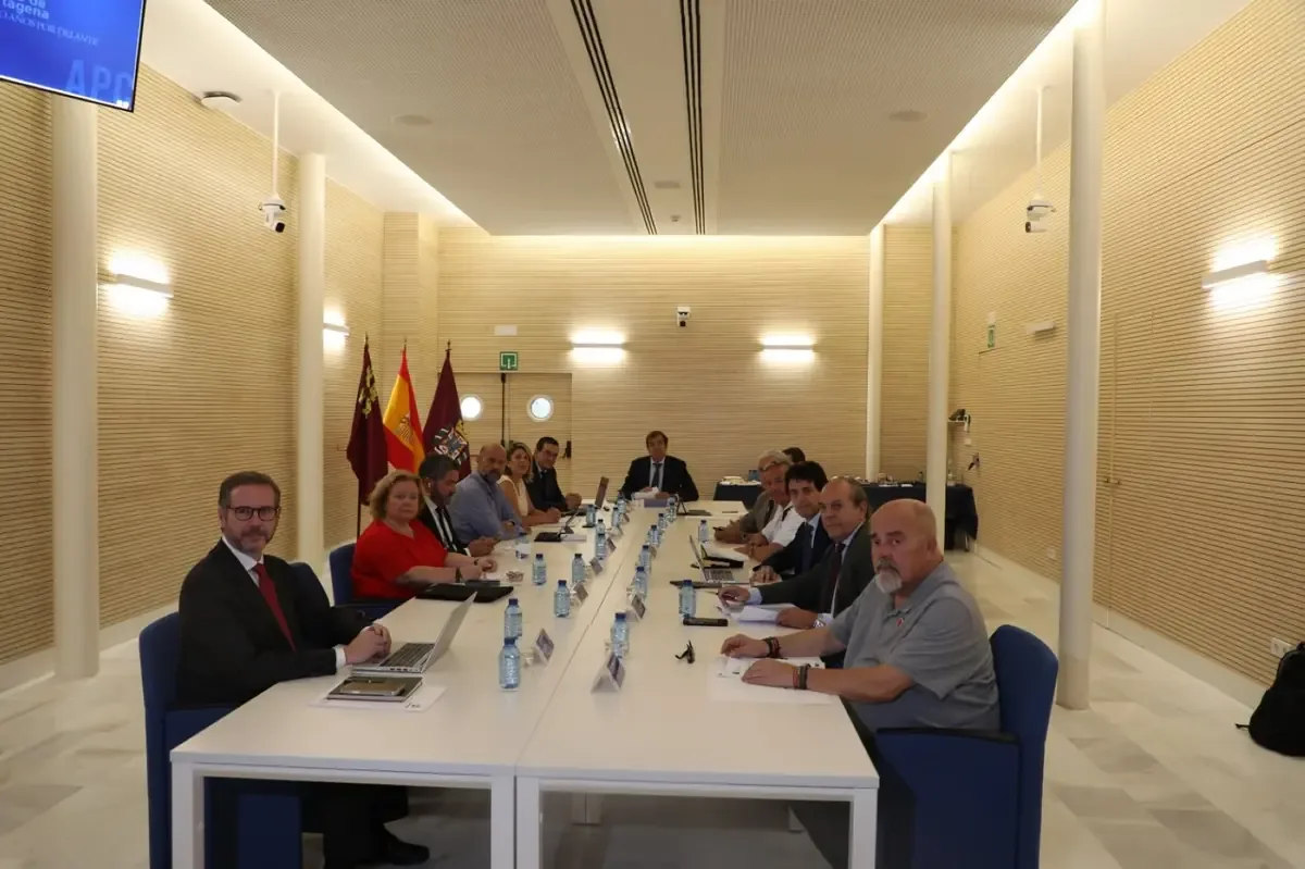 Pedro Pablo Hernández responde a cuestionamientos sobre inversiones en el puerto de Cartagena.