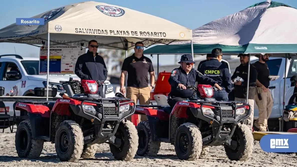 Autoridades en acción durante el operativo de búsqueda en Rosarito.