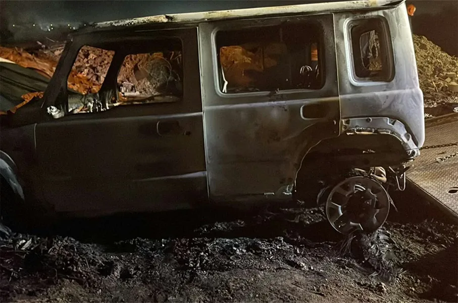 Autoridades investigan el hallazgo de un vehículo calcinado en Mexicali.