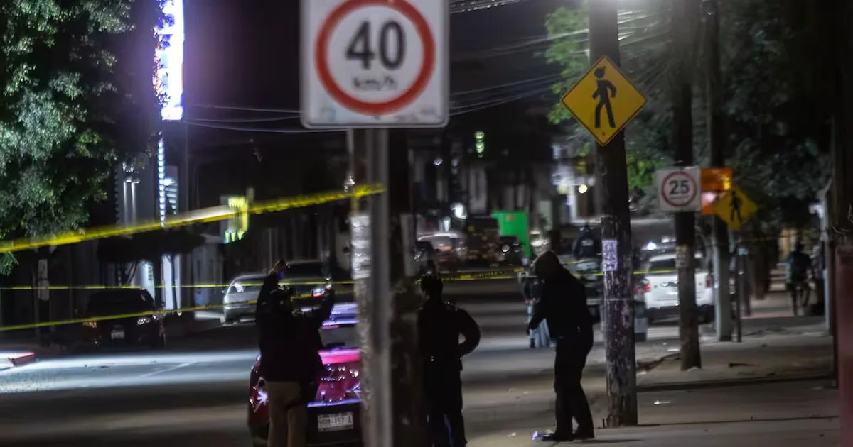 Autoridades realizan investigaciones tras hallazgo de un cuerpo en Tijuana.