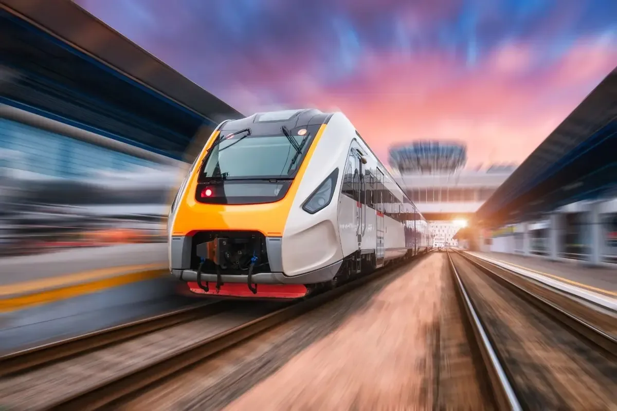 Autoridades se reúnen para abordar el impacto social de la construcción del Tren en la región.