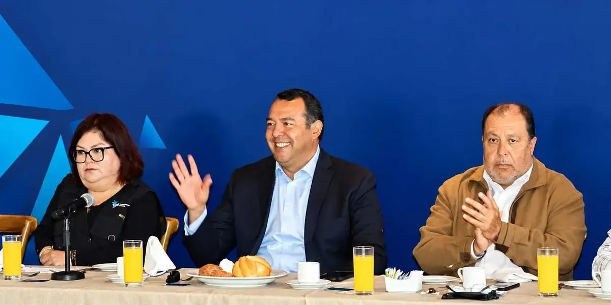 El alcalde Roberto Cabrera Valencia destaca la importancia del nuevo libramiento para el crecimiento del municipio.
