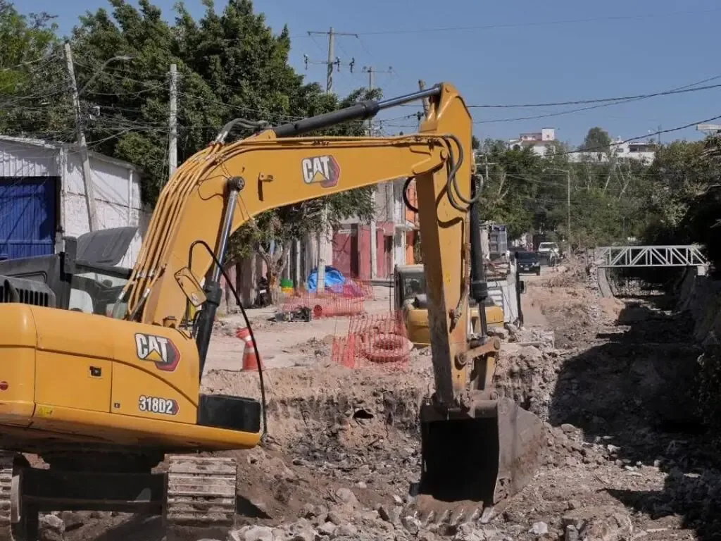 La obra sigue en tiempo y no ha sufrido afectaciones por las lluvias recientes.