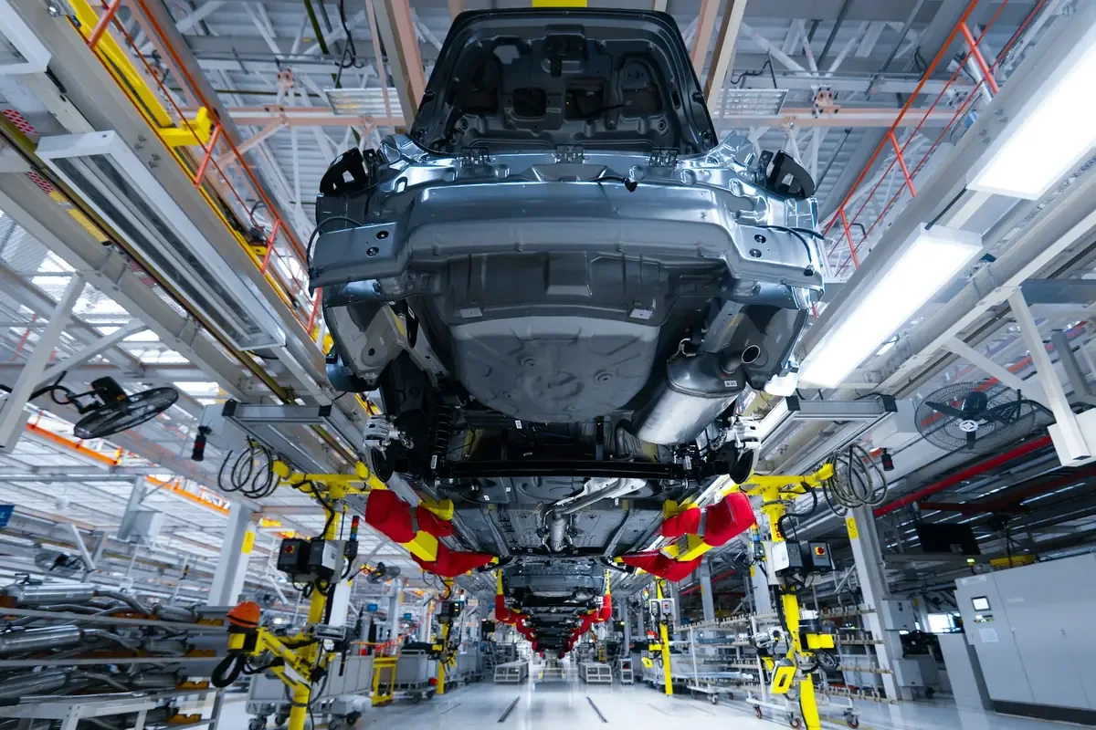 La industria automotriz de Nuevo León proyecta un crecimiento sostenido impulsado por exportaciones y electromovilidad.