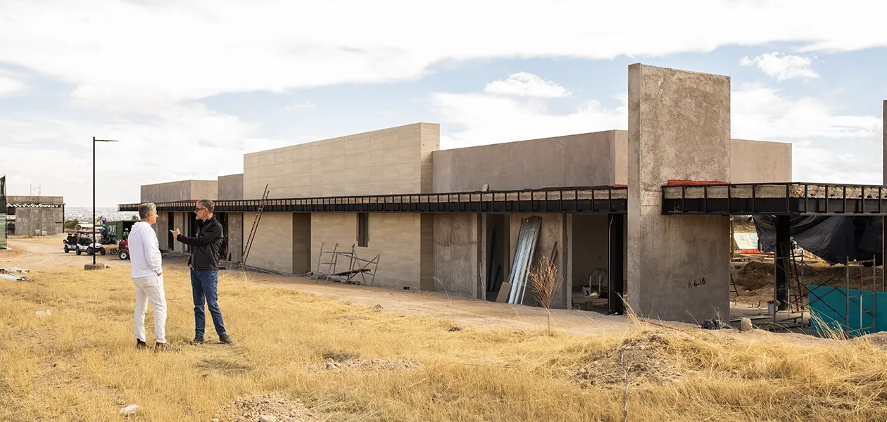 Avances en la construcción del Edificio Alberca de Zitara Residencial en Aguascalientes.