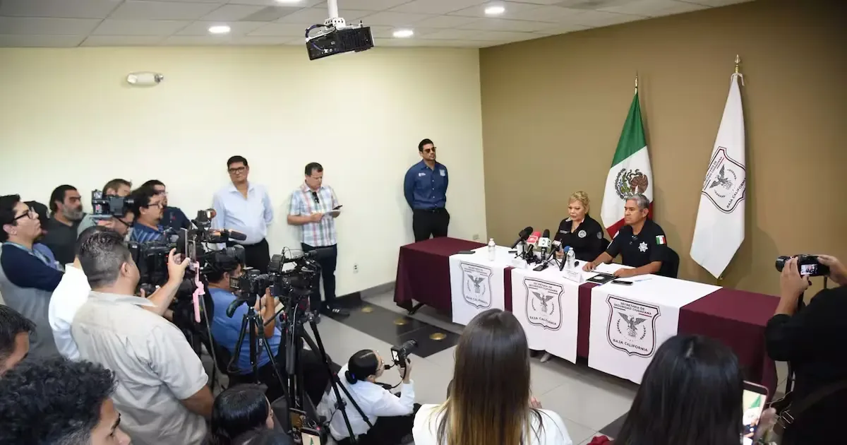 Dos agentes fallecieron en ataques recientes mientras autoridades intensifican las investigaciones.
