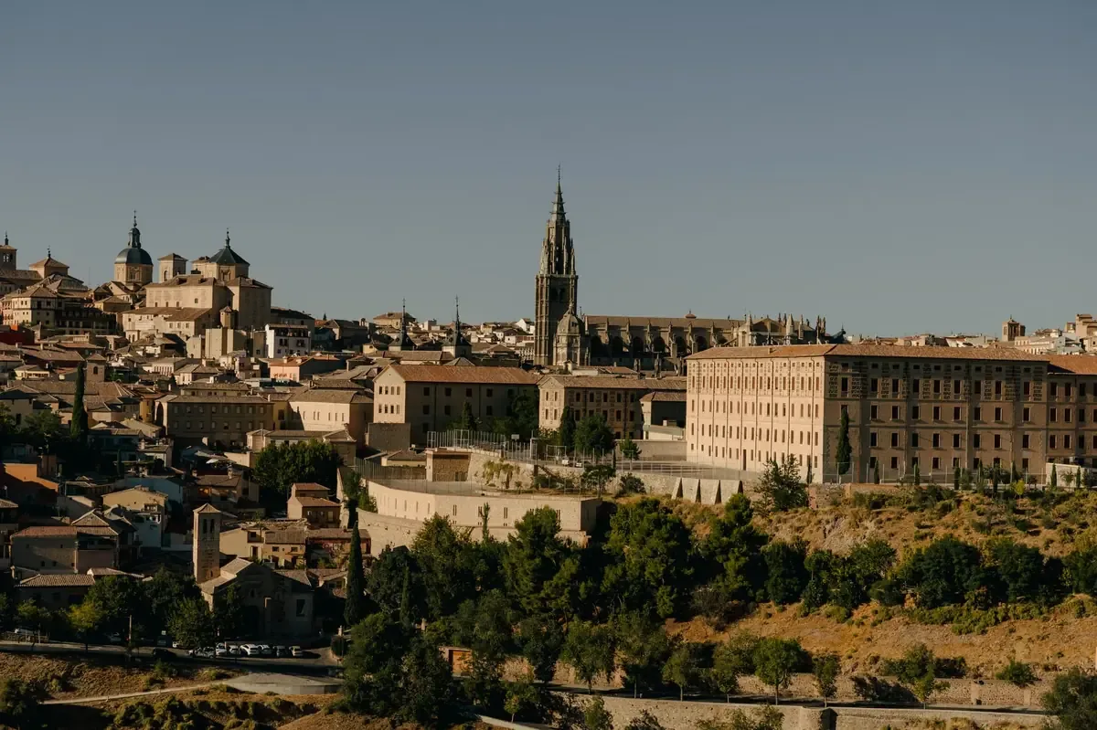 La obra mejorará la movilidad en un área afectada, beneficiando a estudiantes y residentes.