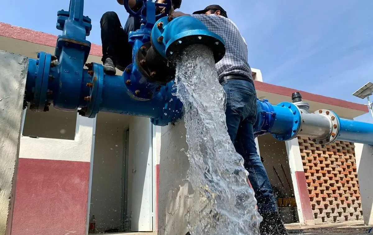 La Comisión Estatal del Agua avanza en proyectos para mejorar el suministro de agua en la Huasteca potosina.