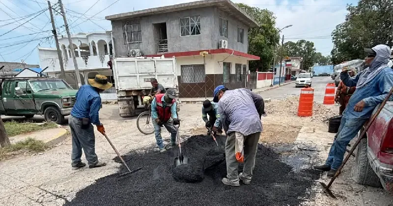 El programa de bacheo se extiende hasta atender los 1,300 daños detectados en la ciudad.