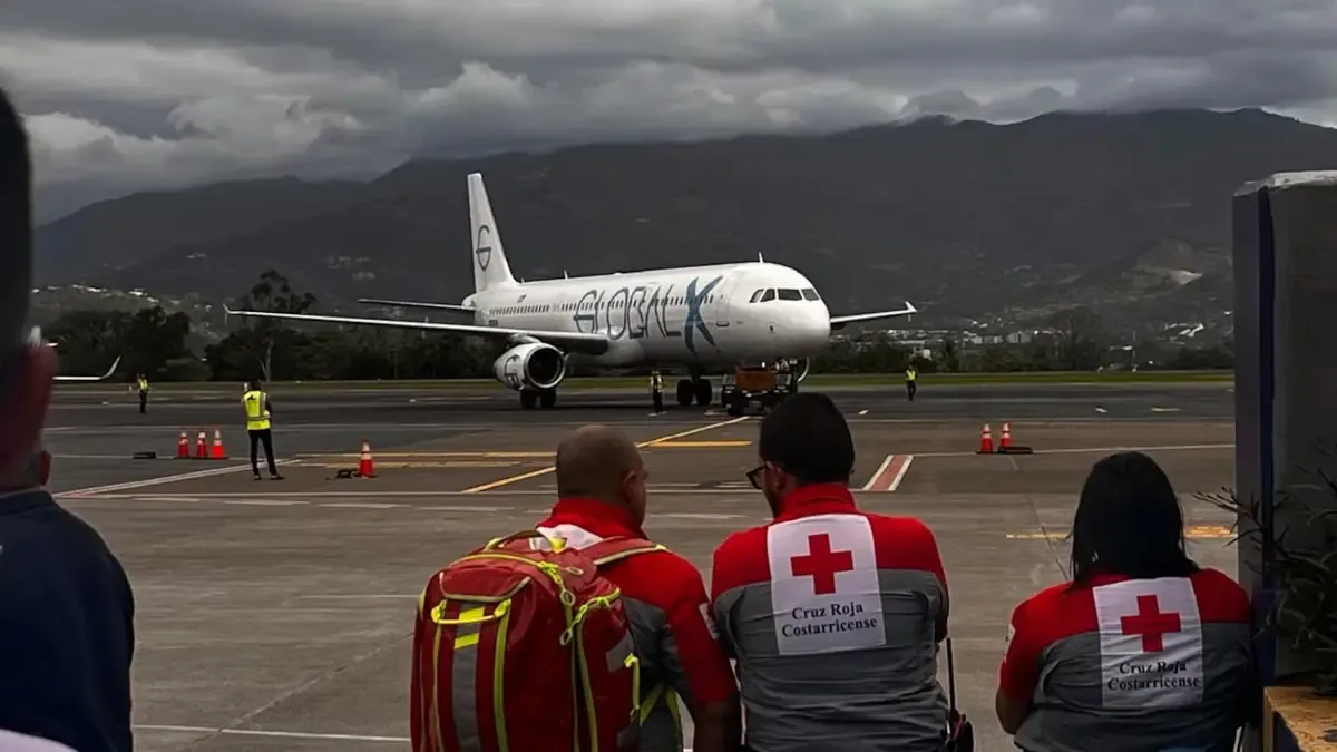Un nuevo grupo de migrantes deportados arriba al país bajo acuerdo migratorio.