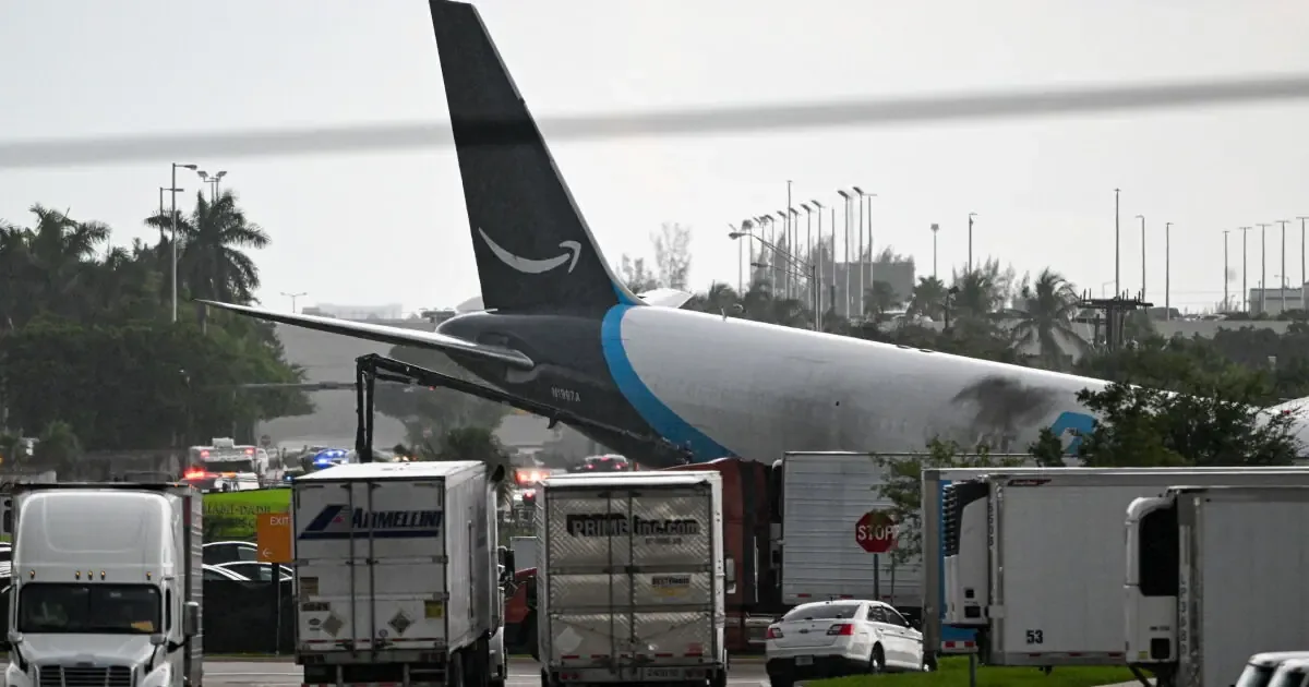 Un incidente en el Aeropuerto Internacional de Miami implicó al vuelo Prime Air 7598, sin víctimas fatales confirmadas.