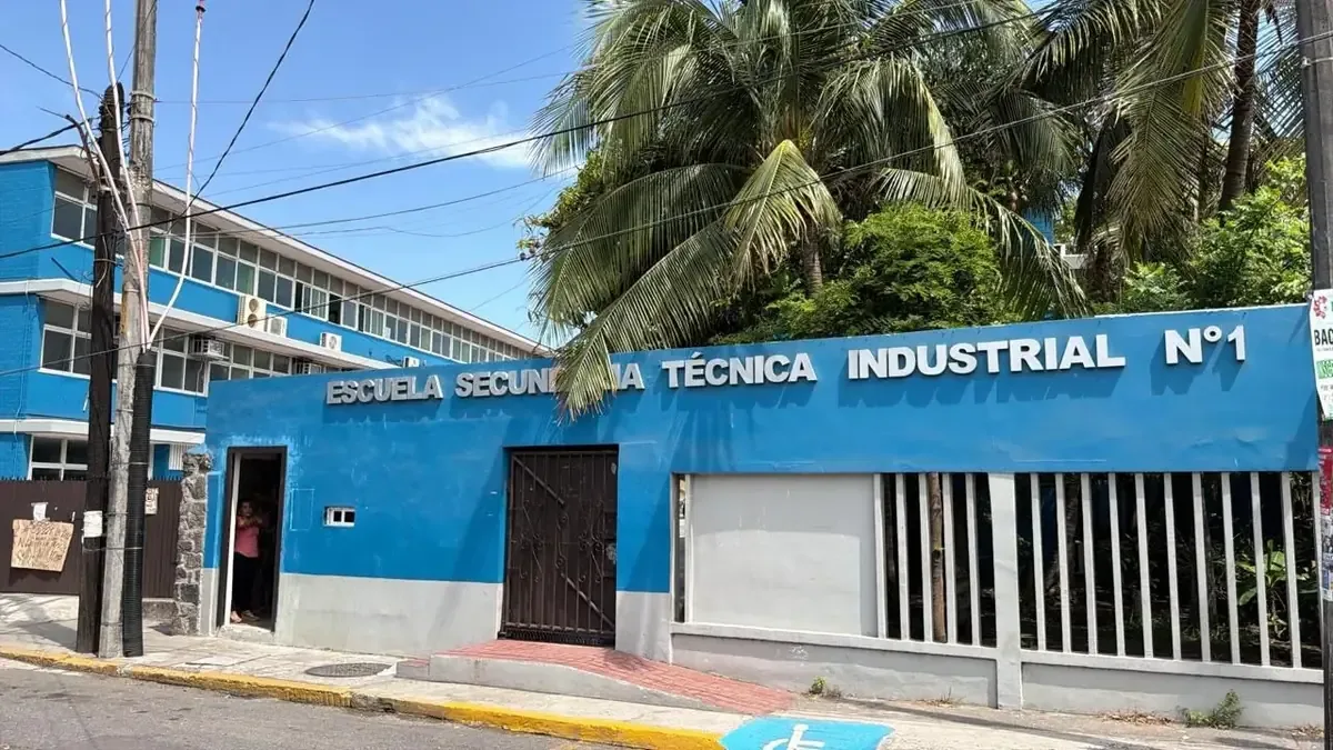 La intervención del DIF busca garantizar la seguridad de estudiantes menores involucrados.