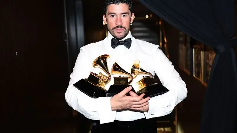 Bad Bunny durante su discurso tras ganar el Grammy al Mejor Álbum del Año.