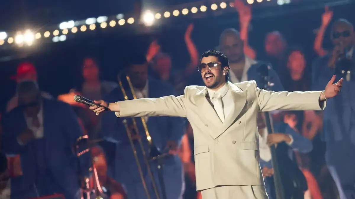 Bad Bunny y Carín León se destacan con múltiples galardones en la gala.