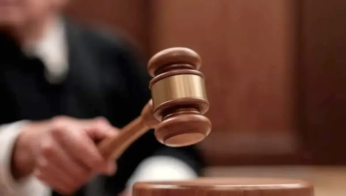 La nueva normativa sobre la libertad de expresión de jueces genera debate sobre sus implicaciones legales.