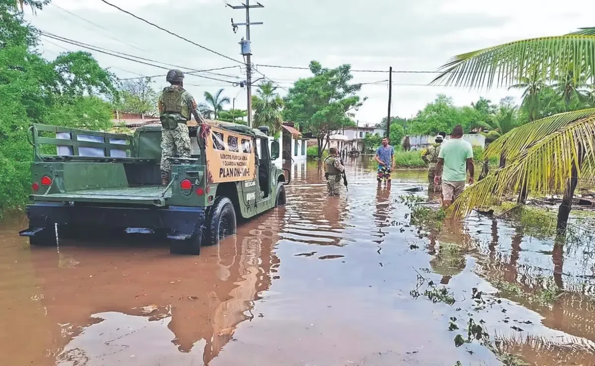 Autoridades están en alerta por el avance del huracán Polo, que podría ocasionar fuertes lluvias y vientos en la región.