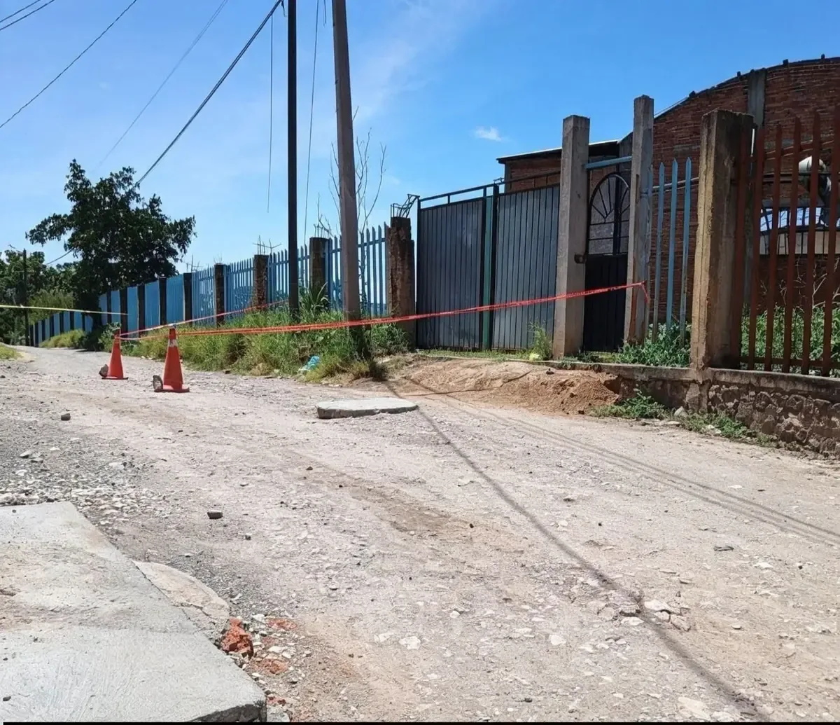 Un hombre fue herido de gravedad tras un ataque mientras conducía su motocicleta.