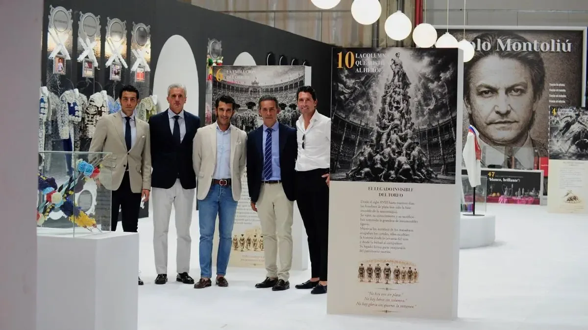 La exposición 'Toreros de plata' destaca el legado de Manolo Montoliu y el trabajo de los banderilleros en tauromaquia.