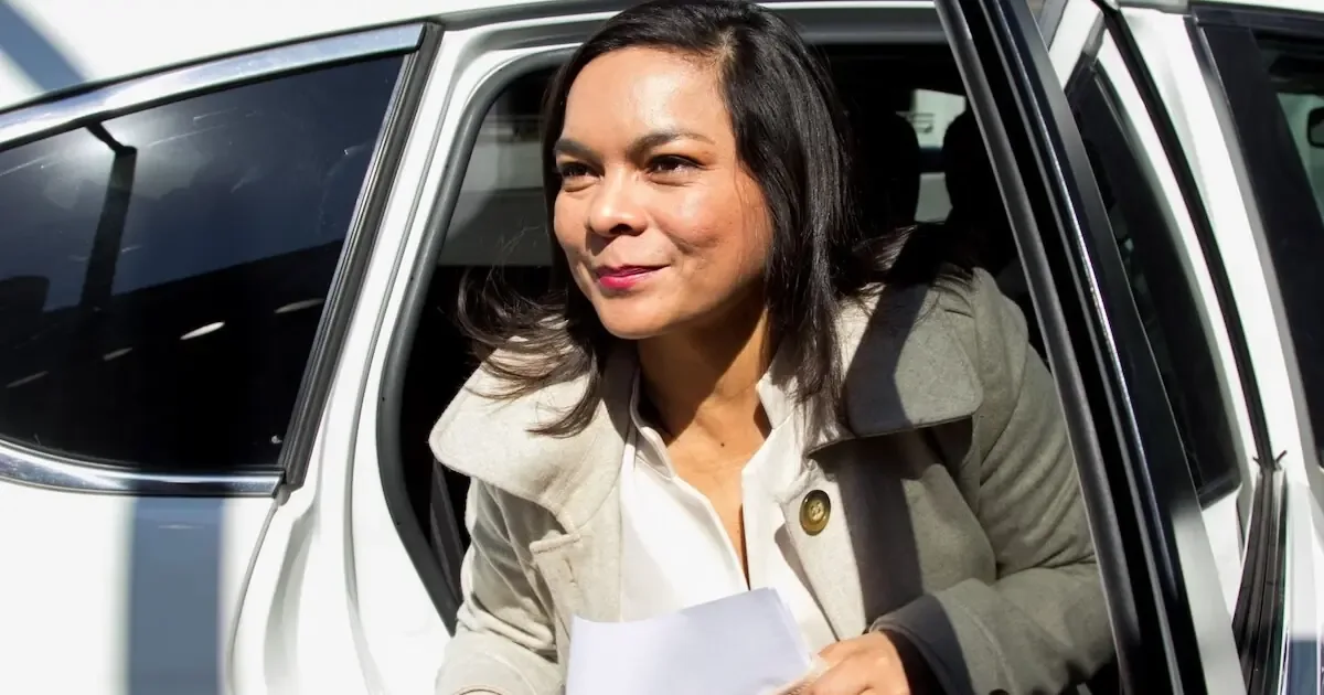 La senadora de Morena solicitó licencia para contender en las elecciones, enfrentando a competidores fuertes.