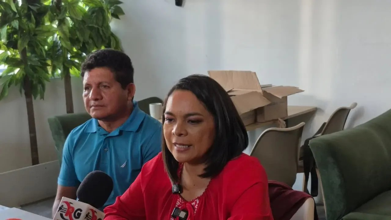 Beatriz Mojica Morga durante la conferencia de prensa sobre las candidaturas de Morena.