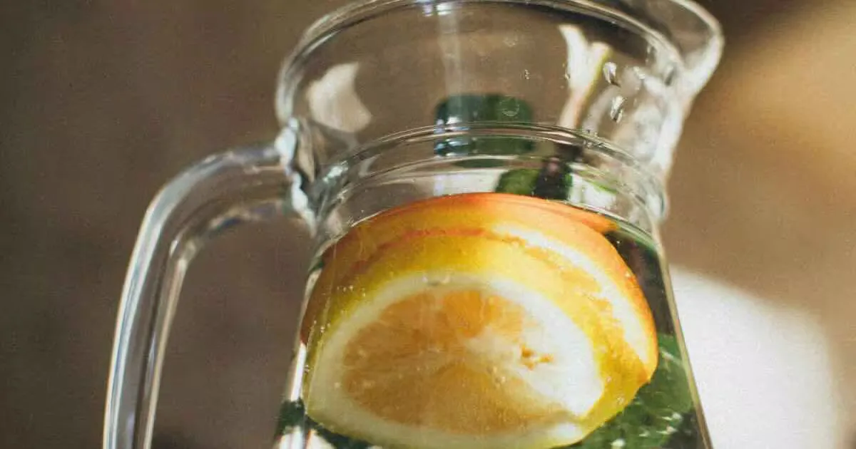 Bebidas naturales que favorecen la calidad del sueño y la relajación.
