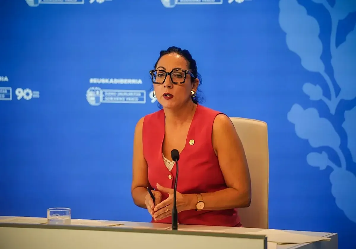 La consejera de Educación llama a mejorar la comprensión lectora en centros escolares tras críticas por resultados mediocres.