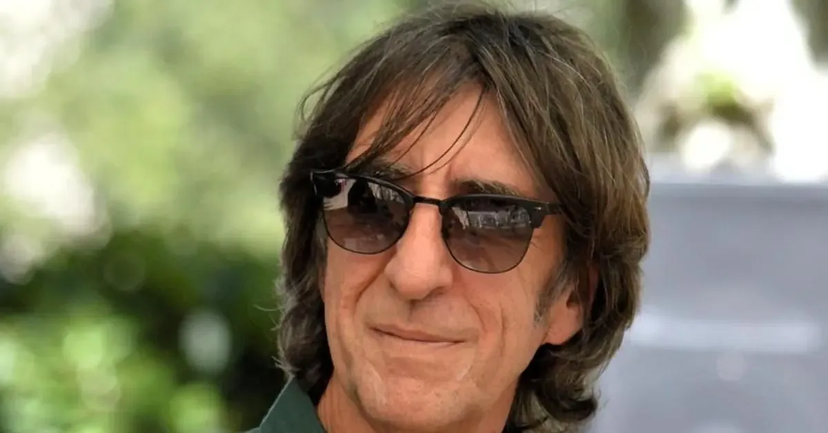 A través de su nuevo libro, Prado comparte anécdotas con personalidades como Joaquín Sabina y Bob Dylan.