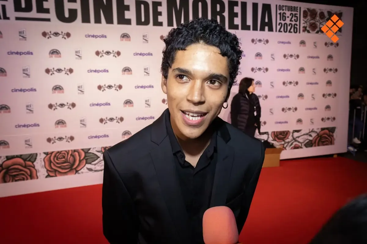El actor Benny Emmanuel presentó La venganza del Charro Negro en el FICM, donde celebró las tradiciones culturales mexicanas.