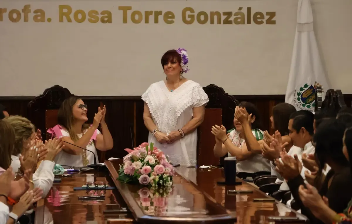 Betty Yáñez agradece la distinción y resalta la importancia de apoyar a los artistas mayores.