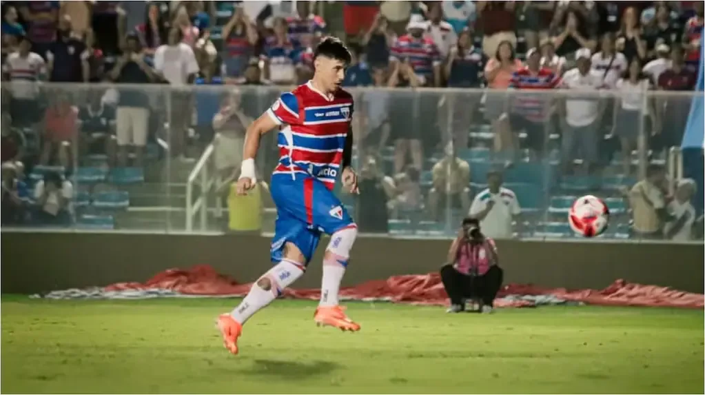 Boca se acerca a su tercer refuerzo al contratar al delantero paraguayo Adam Bareiro, quien se une por tres años.
