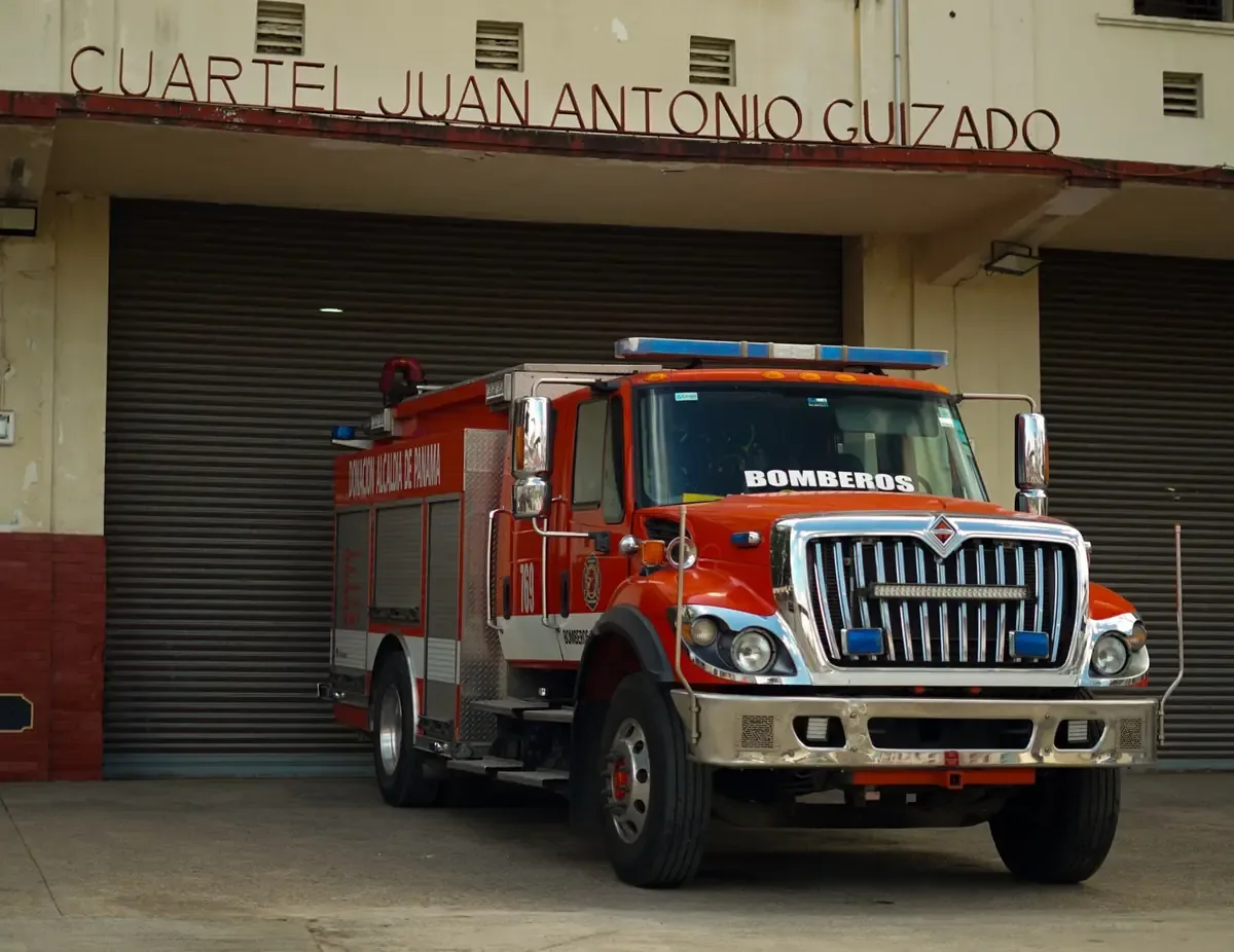 Las emergencias incluyeron incendios en viviendas y una persona electrocutada, resaltando la vulnerabilidad de algunas zonas.
