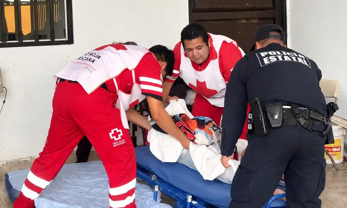 Bomberos y policías realizaron un rescate coordinado que evitó una tragedia.