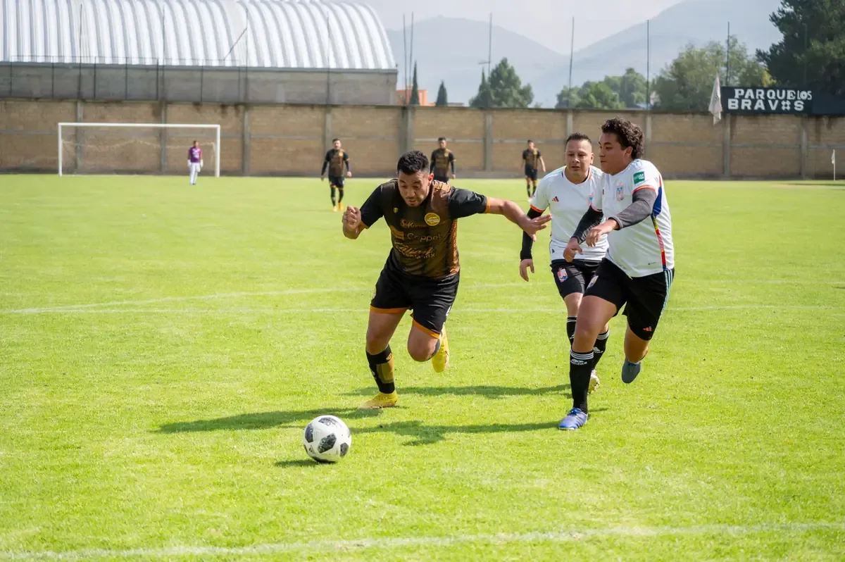 El equipo fronterizo trabaja para regularizar su situación y evitar sanciones en su plantilla.