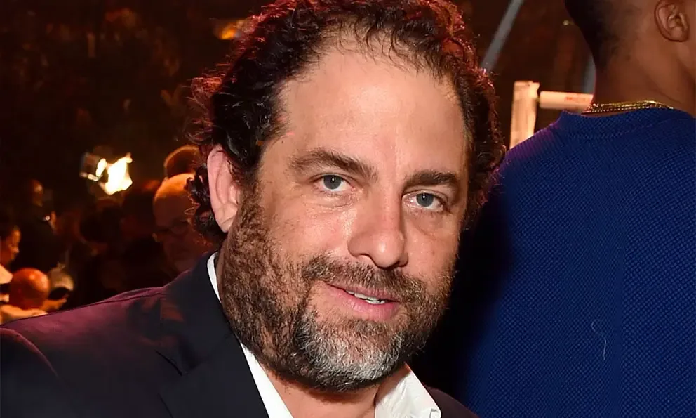 Brett Ratner en una polémica imagen con Jeffrey Epstein y jóvenes.