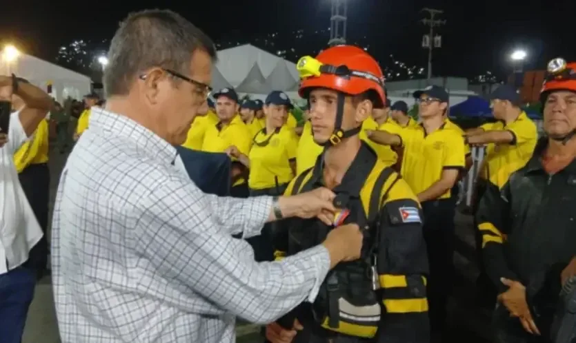 La misión de rescate cubana fue honrada tras su apoyo en desastres sísmicos en Venezuela.