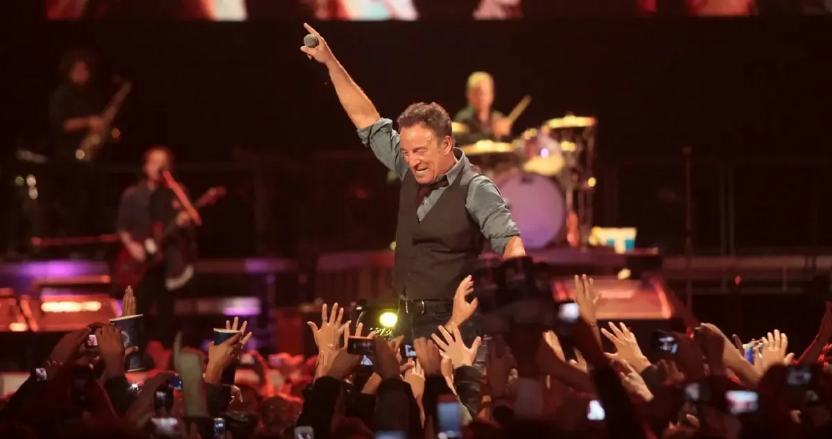 Bruce Springsteen durante su discurso en el Light of Day Winterfest en Nueva Jersey.