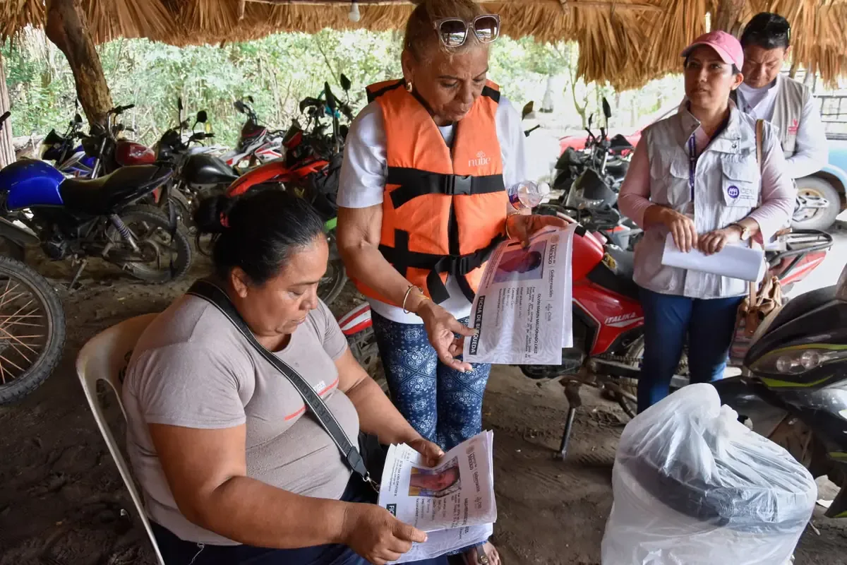 Familias se reúnen en San José El Hueyate para localizar a sus seres queridos.