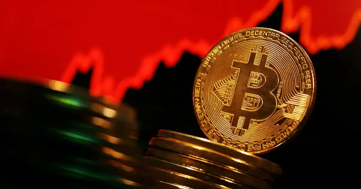 La criptomoneda experimenta una drástica caída tras su máximo histórico. Análisis de expertos sobre su futuro.