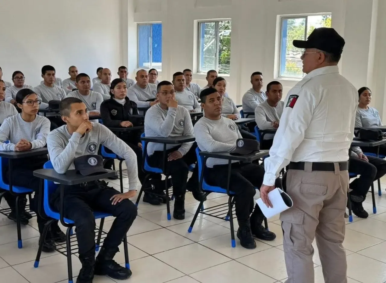 Cadetes del INFOPOL en Celaya recibirán un aumento en su beca de formación.