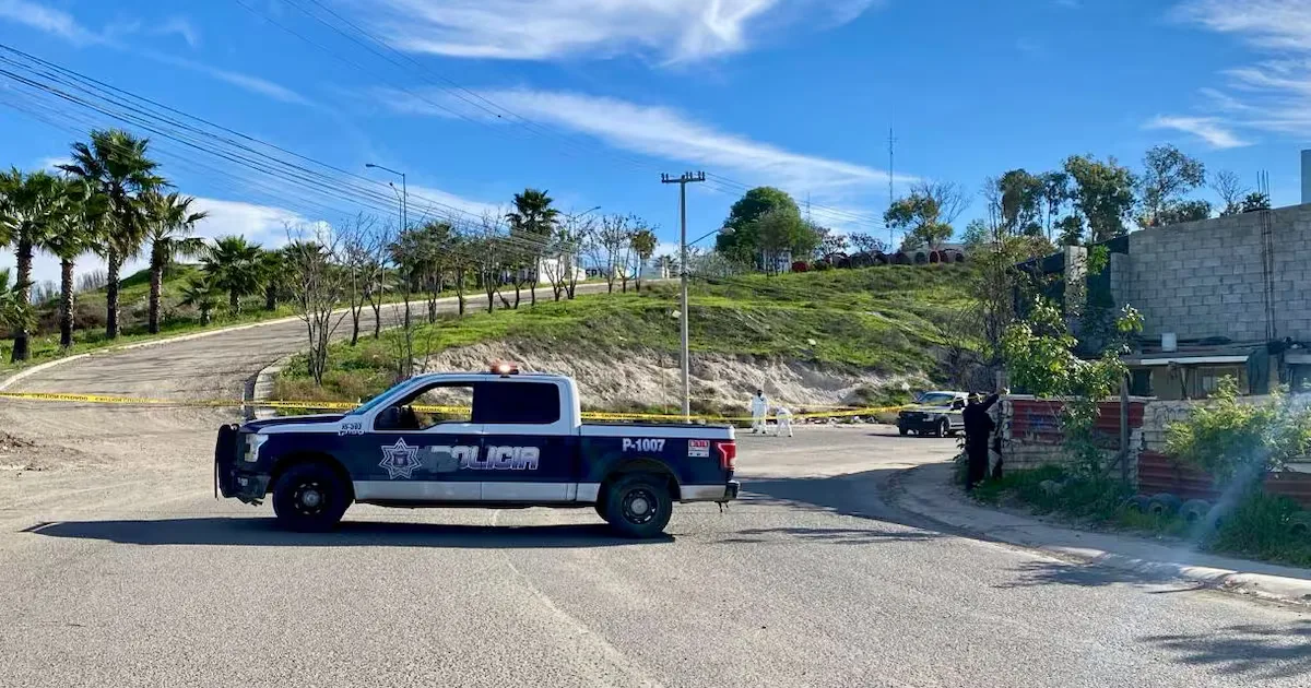 "Cadáver encontrado en la vía pública de la colonia Laurel 1 en Tijuana."